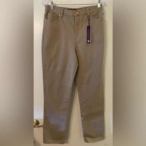 NWT: Gloria Vanderbilt (Amanda) Women’s Pants Khaki SZ 10 - Picture 1 of 7